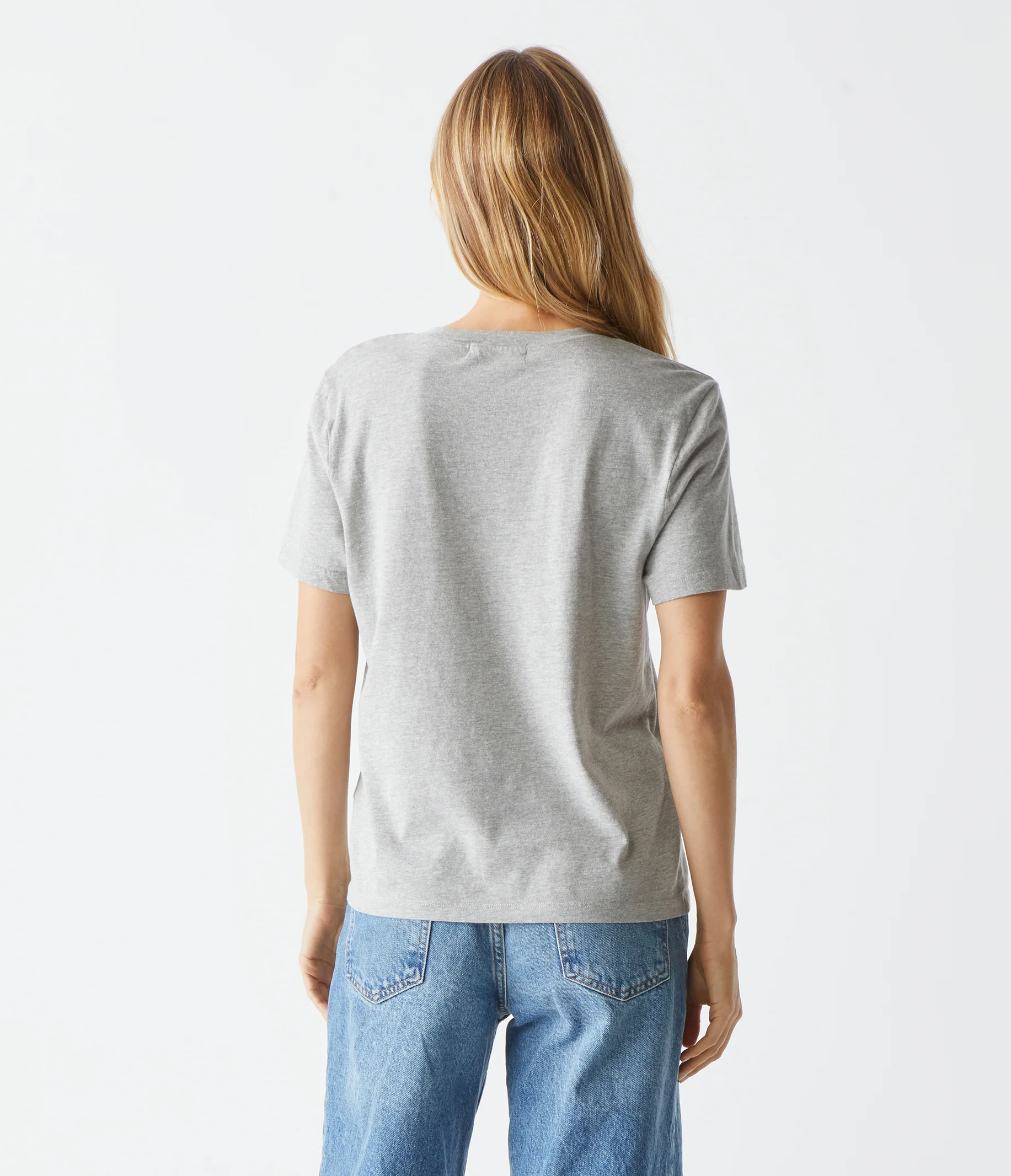 Daria V-Neck Tee - Image 10