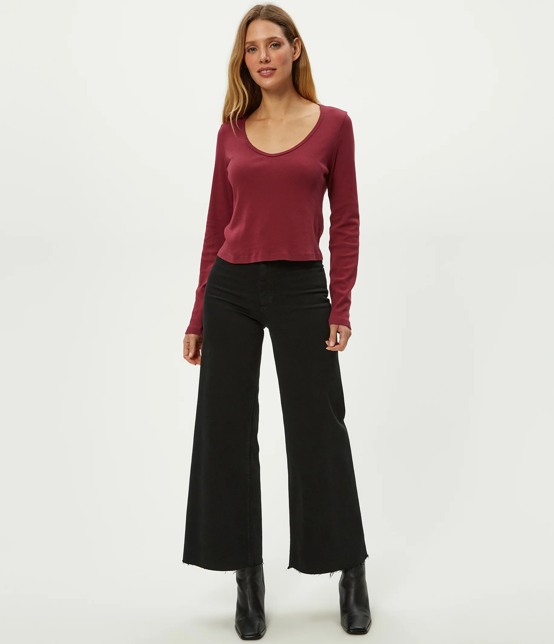 Lizzie V-Neck Long Sleeve Tee - Image 22