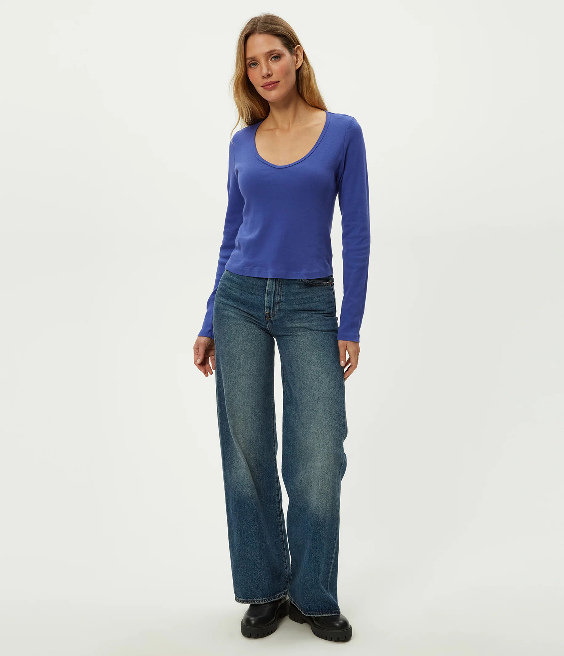 Lizzie V-Neck Long Sleeve Tee - Image 26