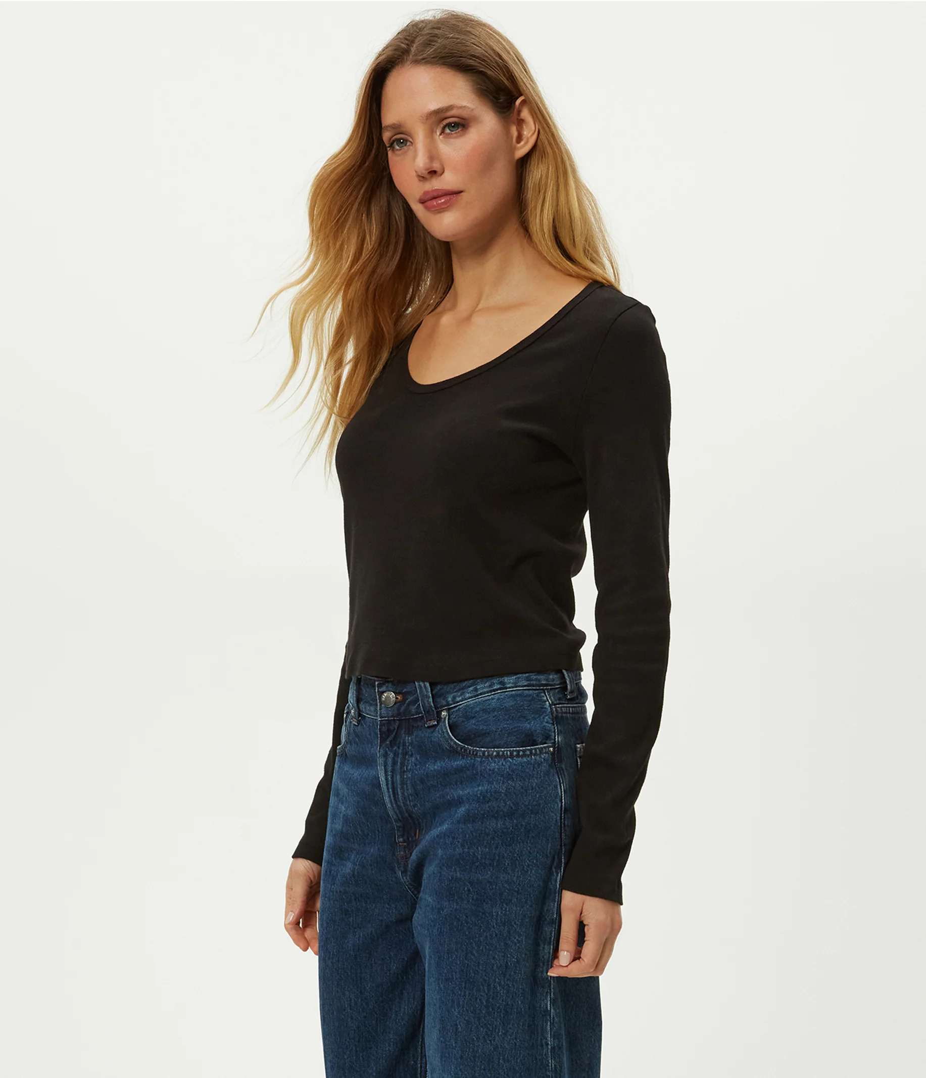 Lizzie V-Neck Long Sleeve Tee - Image 31