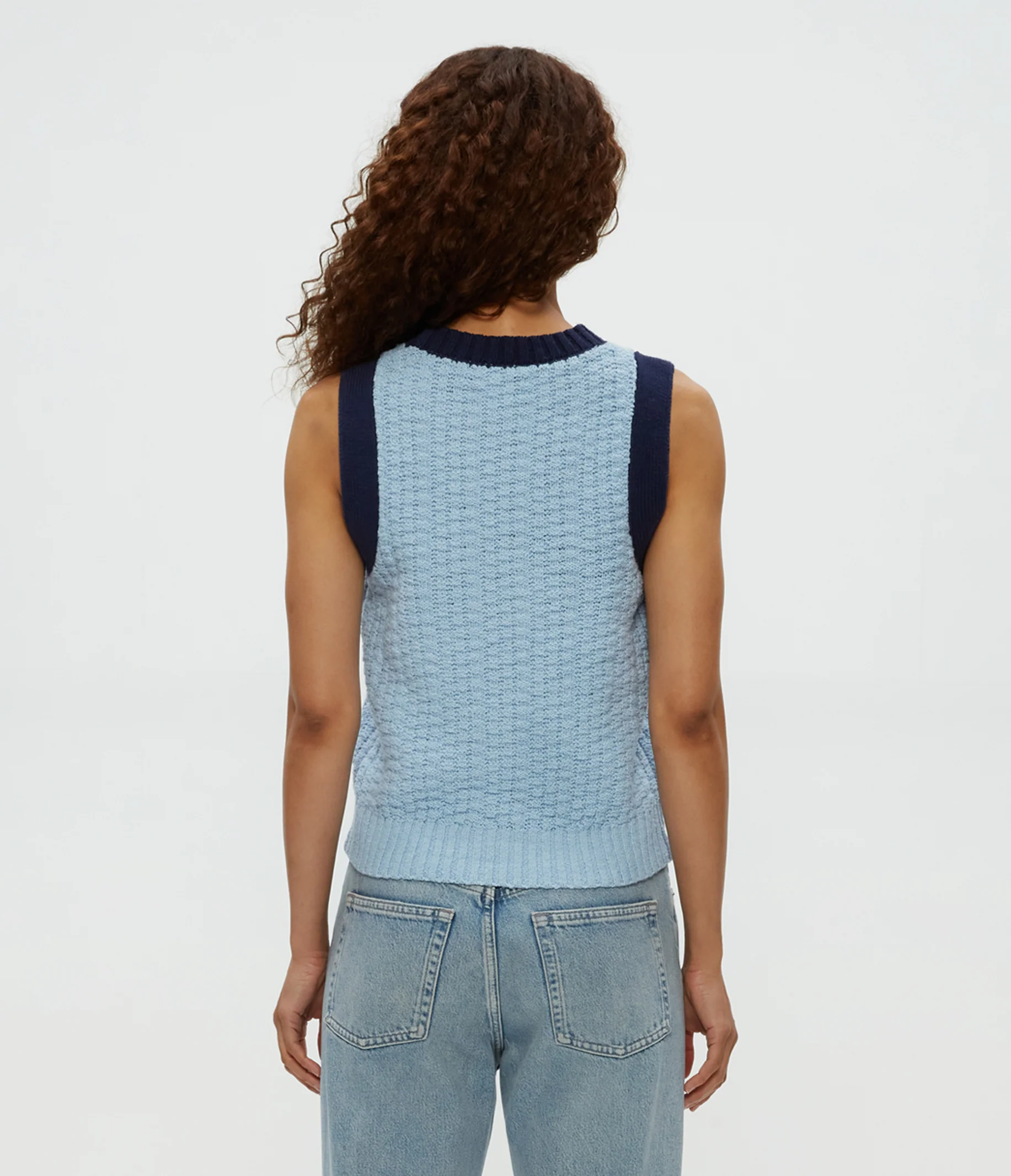 Sia Sleeveless Sweater - Image 10