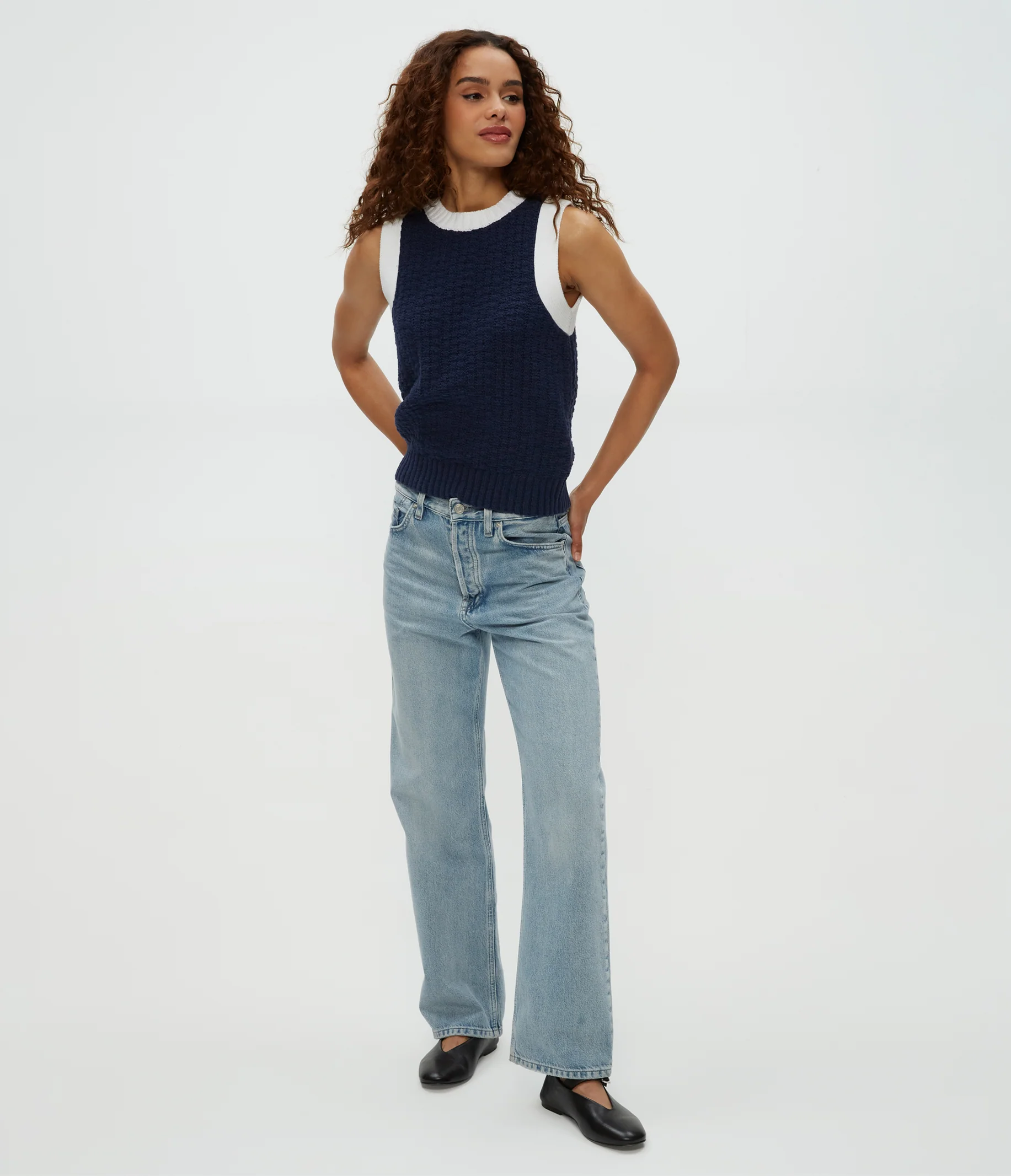 Sia Sleeveless Sweater - Image 7