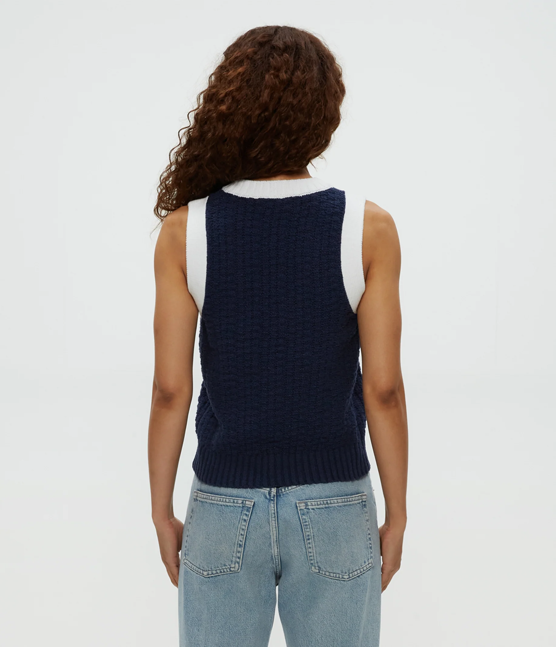 Sia Sleeveless Sweater - Image 8