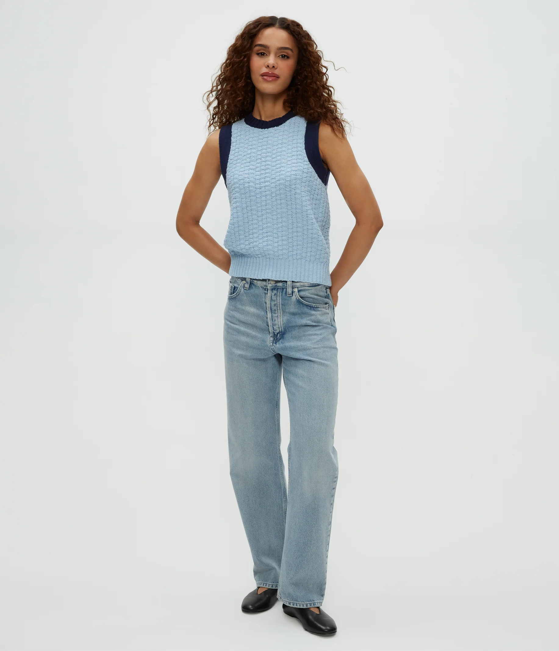 Sia Sleeveless Sweater - Image 9