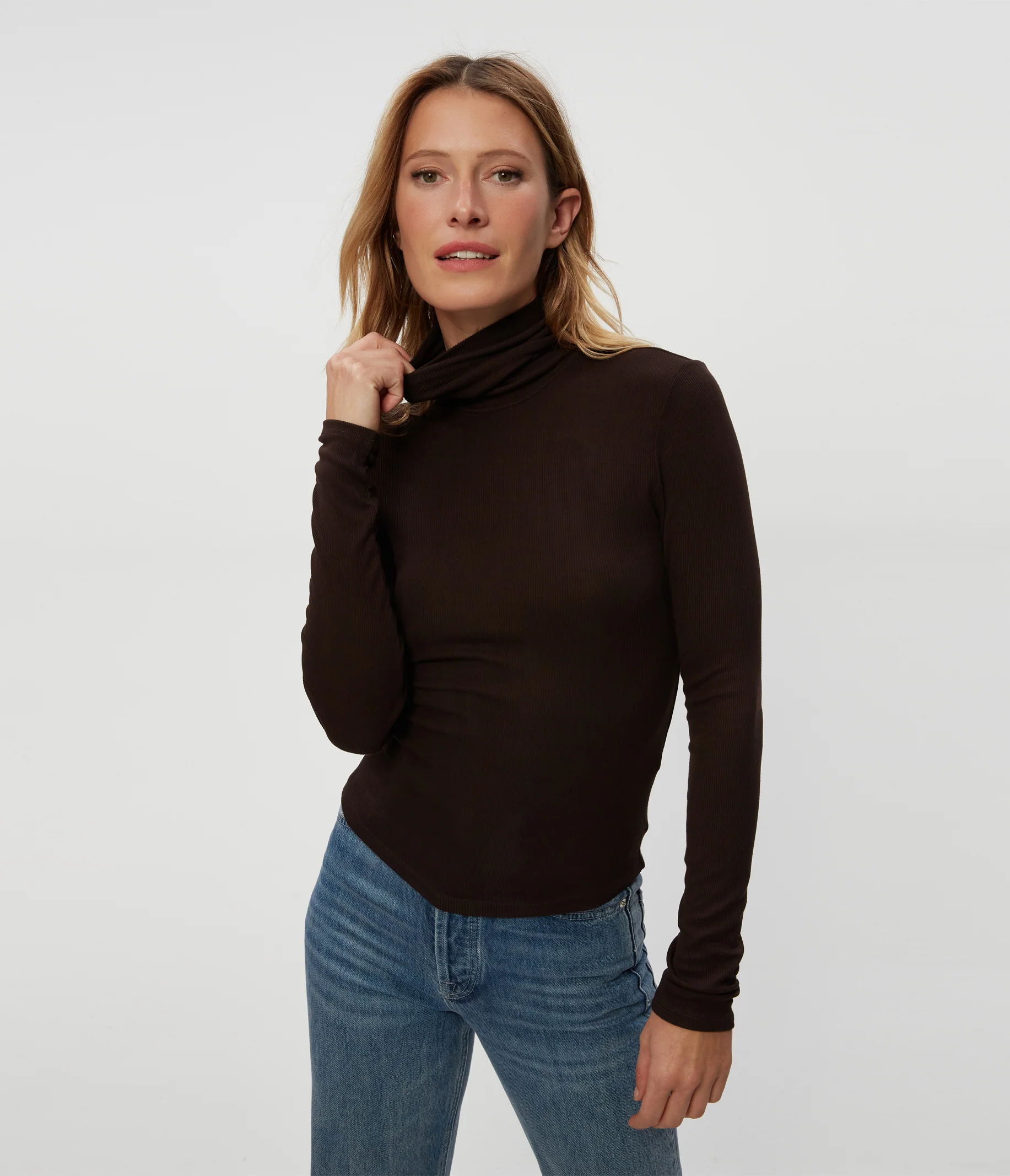Tara Crop Turtleneck - Image 17